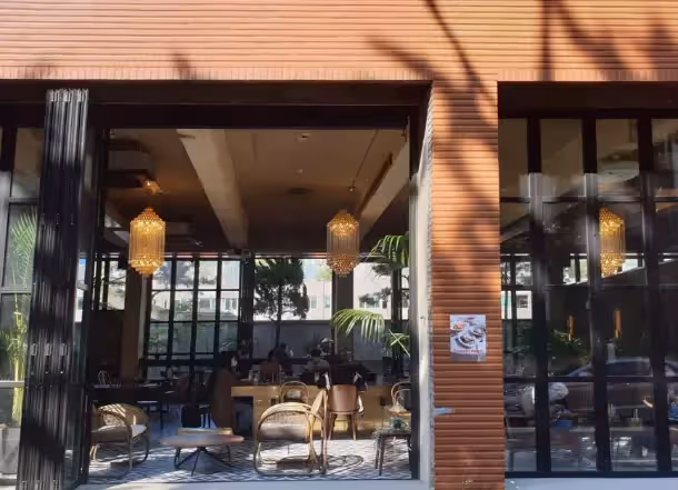 《社內相親》7大取景地!女主家炸雞店,海灘和拉麵店都是人氣打卡地!