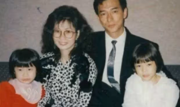 同姓不同命：哥哥猝死家中9天無人知，妹妹成影后 網友：最帥的武生，可惜！