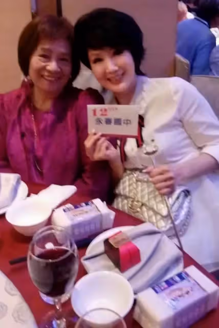 不婚仍盡孝,馬世莉遵母遺命「二姊把兒過繼給她」 當親兒寵10年「依偎照曝光」網驚:根本姊弟