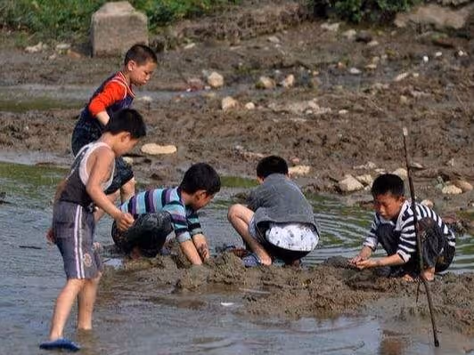 我拿50萬扶貧大哥，離婚後無家可歸，想借住大哥家，大哥讓我租房