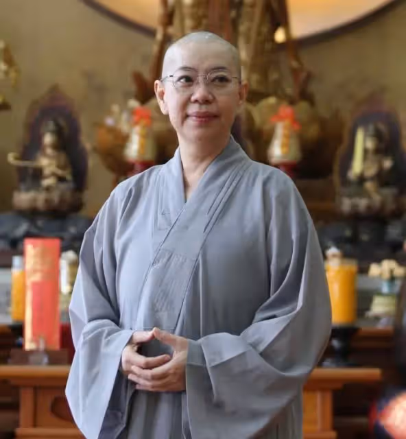 55歲歌后出家三個月後近況曝光！召集好友開演唱會，目標750萬元