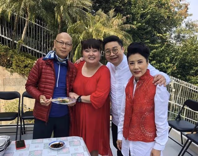 香港知名女星做吃播,一頓吃9盤菜喝6瓶飲料,花費783元自覺便宜