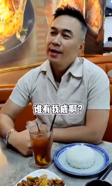 TVB男星何英偉近況,移居內地全家在東莞生活,低調復出直播帶貨