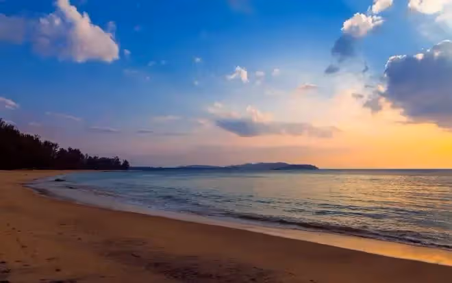 坐月子的兒媳讓兒子吃燉湯的鯽魚,婆婆:刺太多,別吃,給她吃