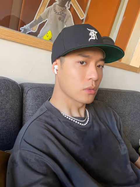 雙手贊成比莉交男友!周湯豪「首吐33年真心話」嘆媽媽付出太多 他罕落下男兒淚:捨不得母