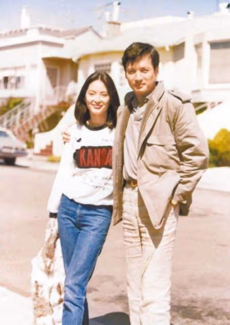 71歲秦祥林罕見公開全家福!28歲小兒子搶鏡,長居美國無意入圈,網:簡直翻版謝霆鋒