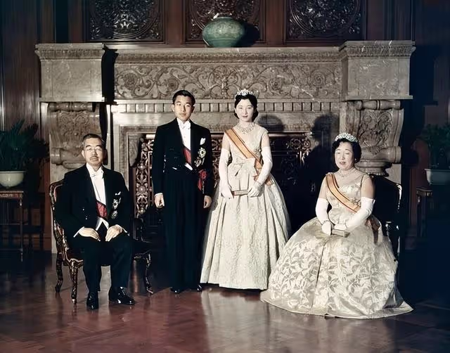 美智子結婚63年了,她的婚禮是皇室首次電視轉播的,即傳統又西式