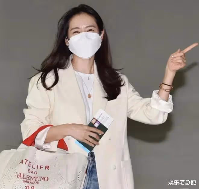 玄彬孫藝珍婚後11天:女方發了婚禮高清照,韓媒爆兩人機場蜜月照