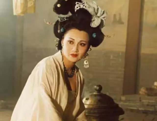 被譽為80年代第一美人！因太美遭人暗算　丈夫用「633封情書追她」事業愛情雙豐收