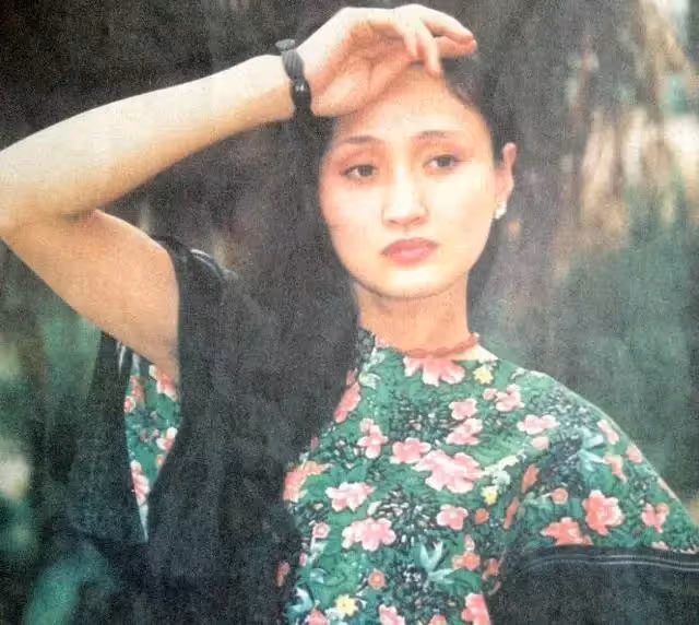 被譽為80年代第一美人！因太美遭人暗算　丈夫用「633封情書追她」事業愛情雙豐收