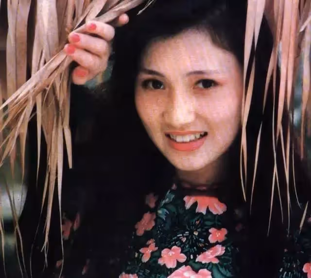 被譽為80年代第一美人！因太美遭人暗算　丈夫用「633封情書追她」事業愛情雙豐收
