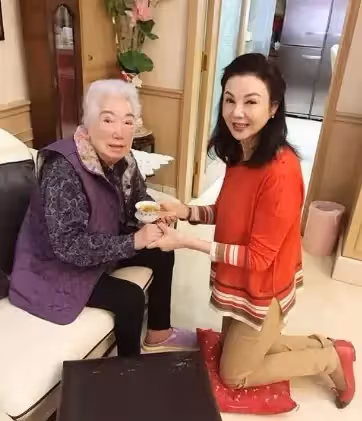 她8歲因「婉君 」成名！謝玲玲嫁豪門生5子卻遭背叛，「獲婆婆力挺」離婚分4個億：活成自己的豪門