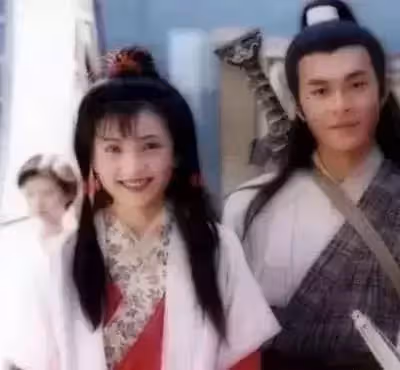 「拋下落難百億前夫」和小11歲80億豪門公子交往　「姊弟戀9年情變」今48歲「容顏變化大」近照詭異