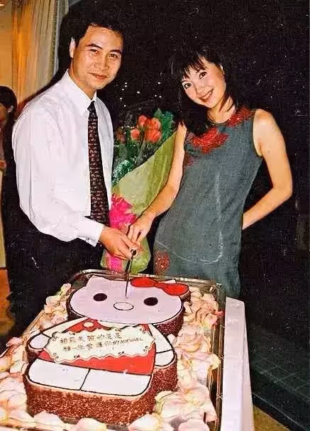「拋下落難百億前夫」和小11歲80億豪門公子交往　「姊弟戀9年情變」今48歲「容顏變化大」近照詭異