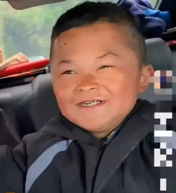 小馬雲又被炒起來了,專車接送上學笑到嘴歪,網上卻呈兩種看法!
