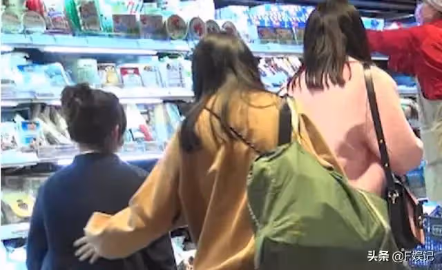 陳慧琳與女助手購物被拍,兩人情同姐妹超越僱主關係