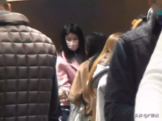 陳慧琳與女助手購物被拍,兩人情同姐妹超越僱主關係