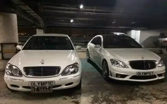 爺爺坐擁千億資產,霍啟剛卻開台20年的老賓士,在街頭髮傳單「願意放下身段」,網友:十分低調的豪門公子!
