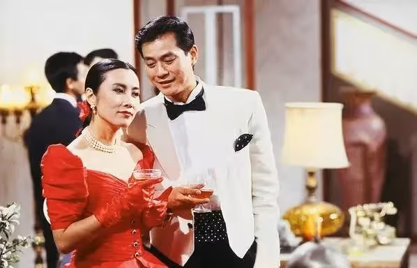 鄭少秋只能演古裝劇?這五部時裝劇,當年天天都要追 網友:全能演員,太完美了!