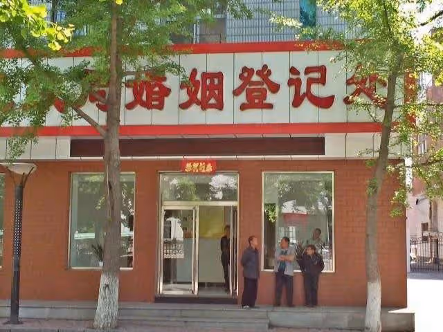 弟妹吃早餐沒給錢,麵館老闆去我娘家要錢,我給弟妹一巴掌