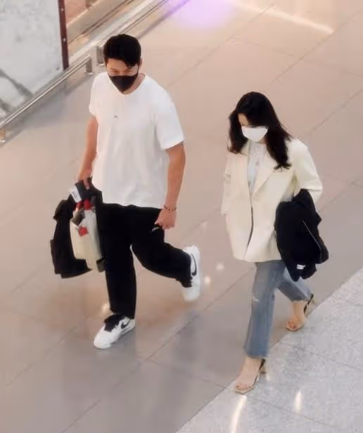 玄彬孫藝珍蜜月行程曝光:在洛杉磯打高爾夫,找李秉憲切磋球技