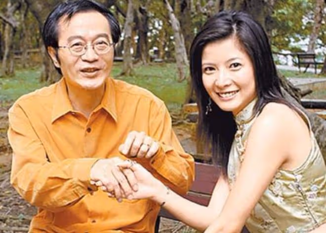 又一女星嫁初戀！48歲胡凱欣宣布3婚，婚后冠夫姓，子女滿意繼父