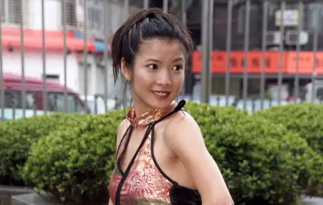 《麻辣鮮師》女星宣布3度結婚！打破大S紀錄「嫁32年前初戀」　甜喊「願意為對方冠夫姓」：孩子樂見其成