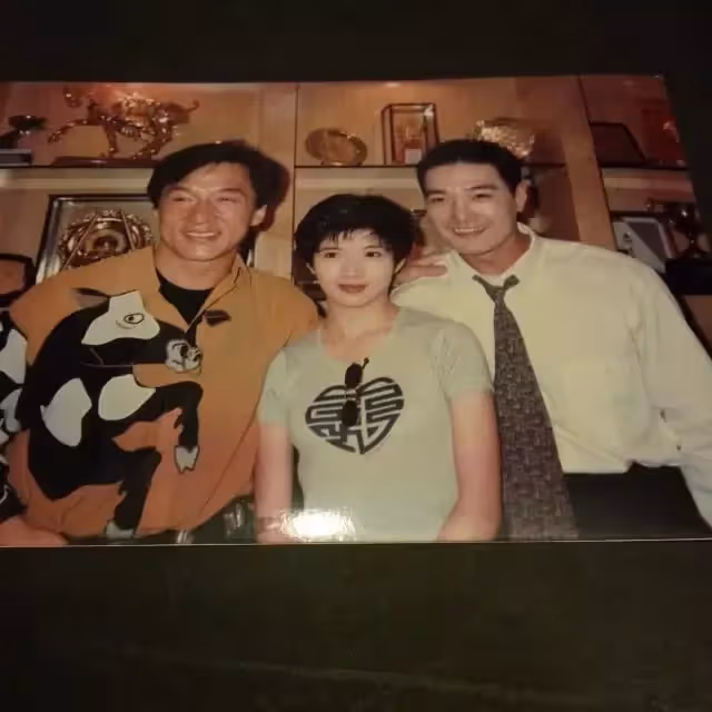 《麻辣鮮師》女星宣布3度結婚！打破大S紀錄「嫁32年前初戀」　甜喊「願意為對方冠夫姓」：孩子樂見其成