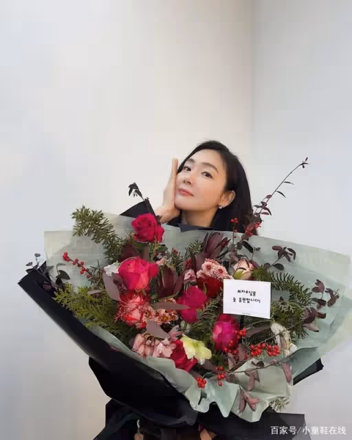 最美的彩蛋!46歲崔智友神顏客串《流星》,網友:仙女下凡走紅毯
