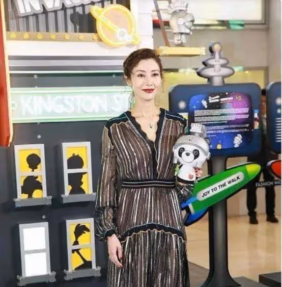 10位嫁入豪門的女星,各有各的結局,有的離婚有的被老公寵上天