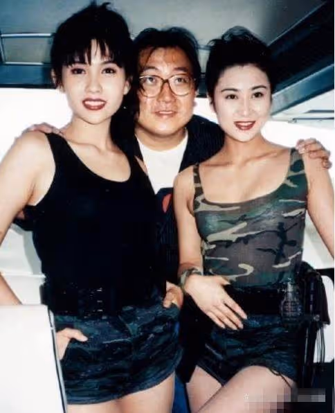 66歲王晶全家罕曝光,31歲女兒名牌大學畢業氣質出衆,不靠老爸甘當配角,妻子自然衰老撞臉邱淑貞