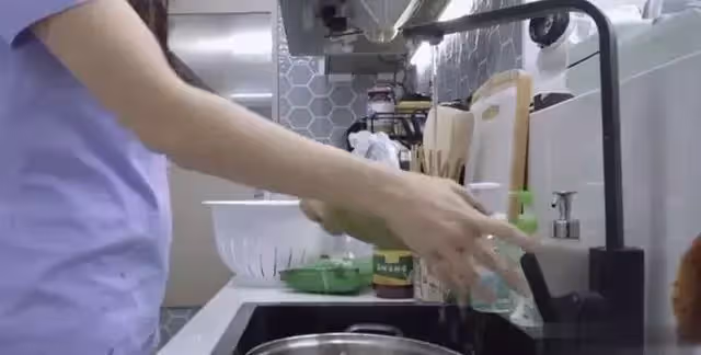 張柏芝上海豪宅:滿屋兒子照片,自己睡艾爾莎公主床,裝修很大眾