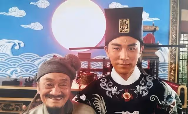 突傳死訊!香港知名老戲骨在醫院安詳離世,年近90歲仍在拍戲
