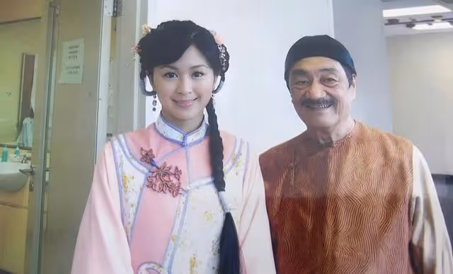 突傳死訊!香港知名老戲骨在醫院安詳離世,年近90歲仍在拍戲