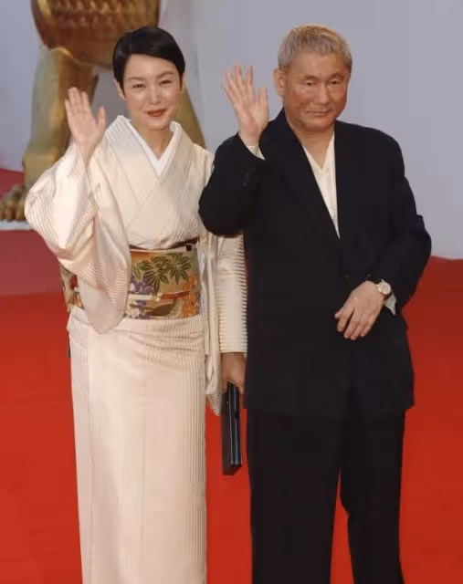 母親葬禮上,北野武說:「請幫我把那傢伙烤個三分熟,謝謝!」