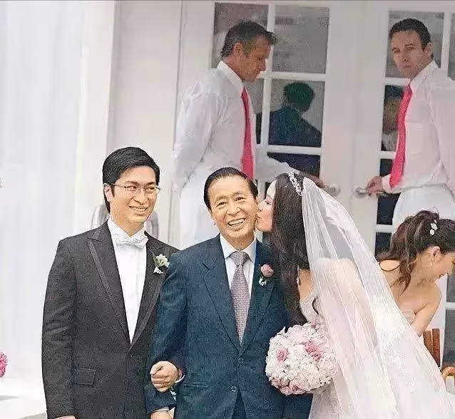 「千億闊太」徐子淇:生長孫獎10億,8年生4胎成功晉升集團老闆娘