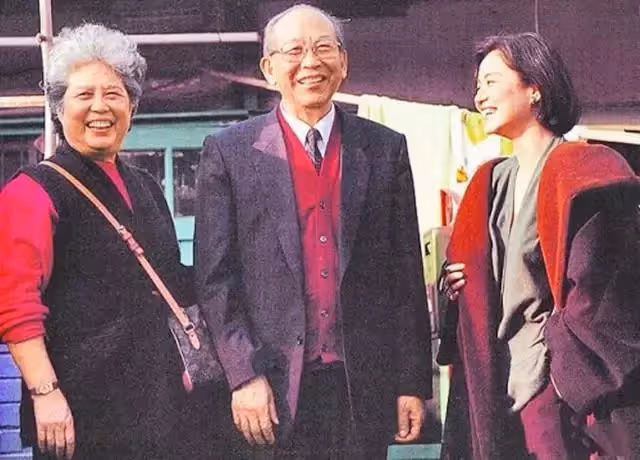 分別39年!農村教師突然得知,親妹是林青霞,相認後不要一分錢