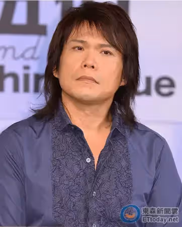 半年失去2弟弟！伍佰忍痛「助母渡過悲痛」再忙也堅持陪伴 　媽媽心願「只想他當郵差」藏最深母愛