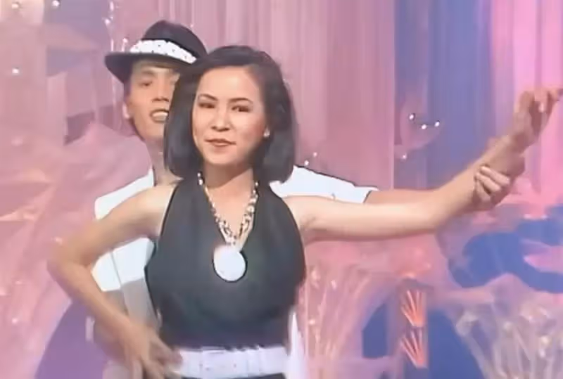 港姐出身得真傳?劉佩玥媽媽參選港姐片段流出,網友:一代更比一代強!