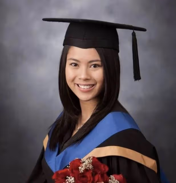 香港女星新劇演技獲贊！五官精緻身材豐滿，為演菲傭刻意塗黑全身