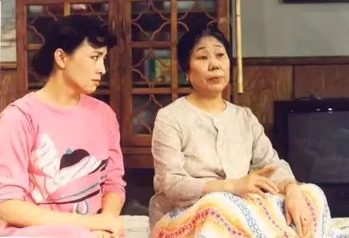 《我愛我家》幕後:英達靠忽悠騙演員拉投資,張國榮爽約成遺憾