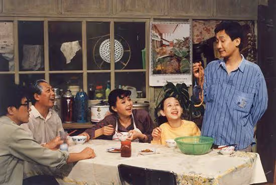 《我愛我家》幕後:英達靠忽悠騙演員拉投資,張國榮爽約成遺憾