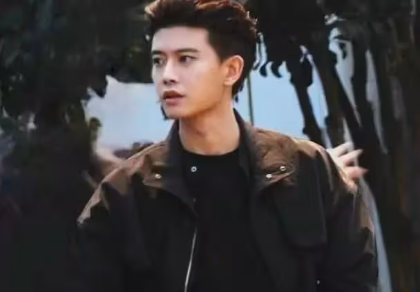 暮色心約原著小說講的什麼 任嘉倫扮演幾個角色