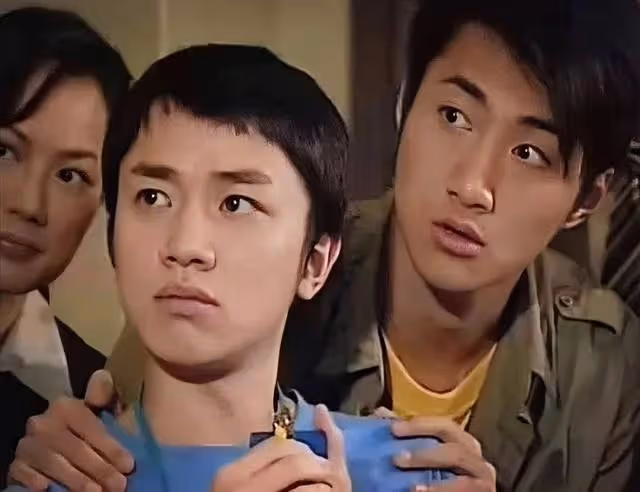 TVB前知名男星戴假髮扮女裝!在鏡頭前搔首弄姿,網友直呼辣眼睛