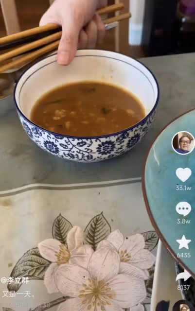 李立群曬視頻回應吃不飽，著急稱人都長胖了，此前被曝一天吃一頓