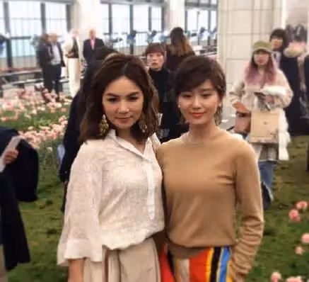 Ella「未修圖」照片曝光，臉部下垂顯老不少，網友：歲月不饒人啊!