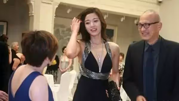 46歲林志玲和40歲全智賢罕見同框！「氣場差距」引起熱議，網：不在一個層面上