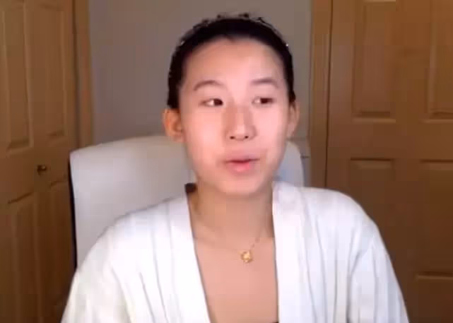 52歲「靚絕TVB」李婉華近況罕曝光，素顔出鏡身材逆天，17嵗女兒清秀高挑像爸爸，11嵗雙胞胎仔仔圓臉嘟嘟超可愛