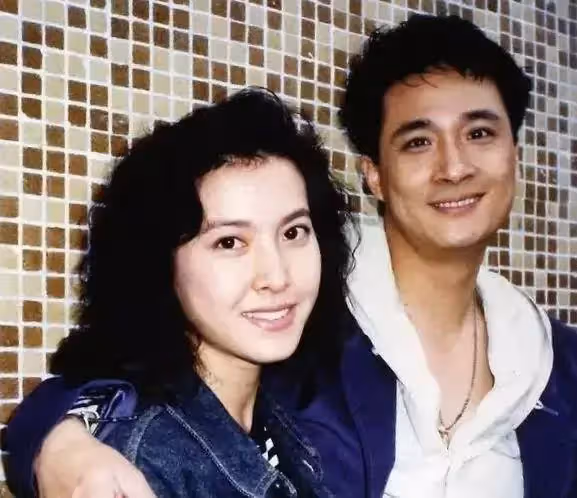 52歲「靚絕TVB」李婉華近況罕曝光，素顔出鏡身材逆天，17嵗女兒清秀高挑像爸爸，11嵗雙胞胎仔仔圓臉嘟嘟超可愛