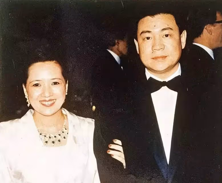 身為劉鑾雄的太子,他與風流老爸不一樣,不接班,向大學捐款5千萬!